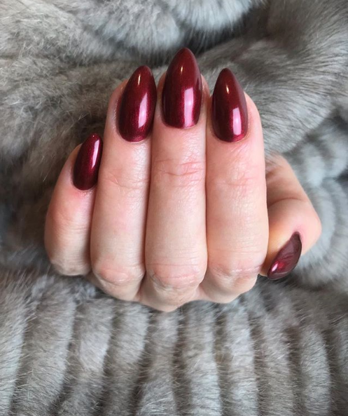 CND Vinylux Weekly Polish Crimson Sash 15 ml.
