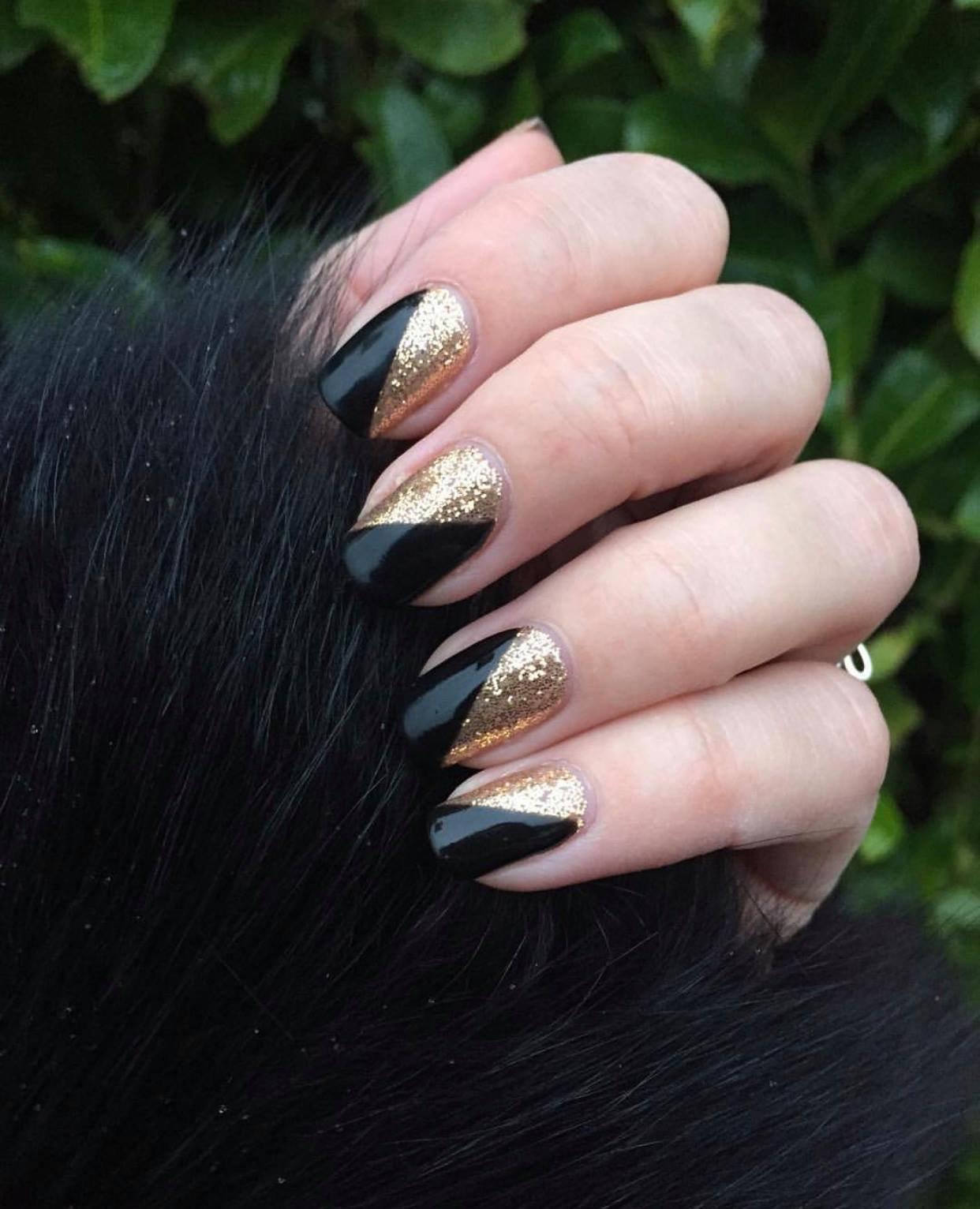 CND Vinylux Weekly Polish Black Pool 15 ml.