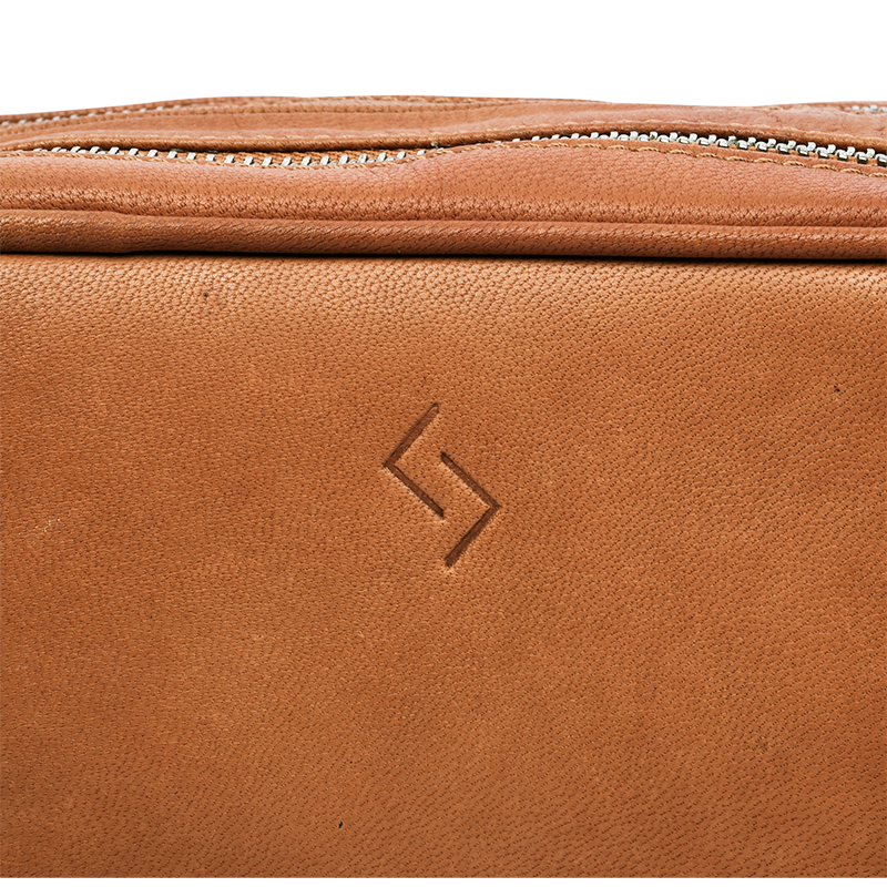 Njord Toilet Bag Dobbeltrum (Cognac Gedeskind)