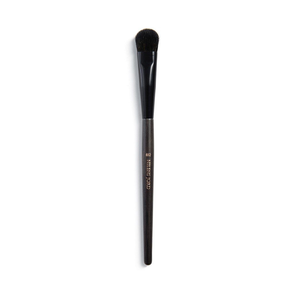 Nilens Jord Pure Collection Large Eye Shadow Brush 882
